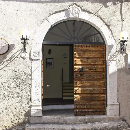 Holiday home Casa Vacanze Antico Poggio *